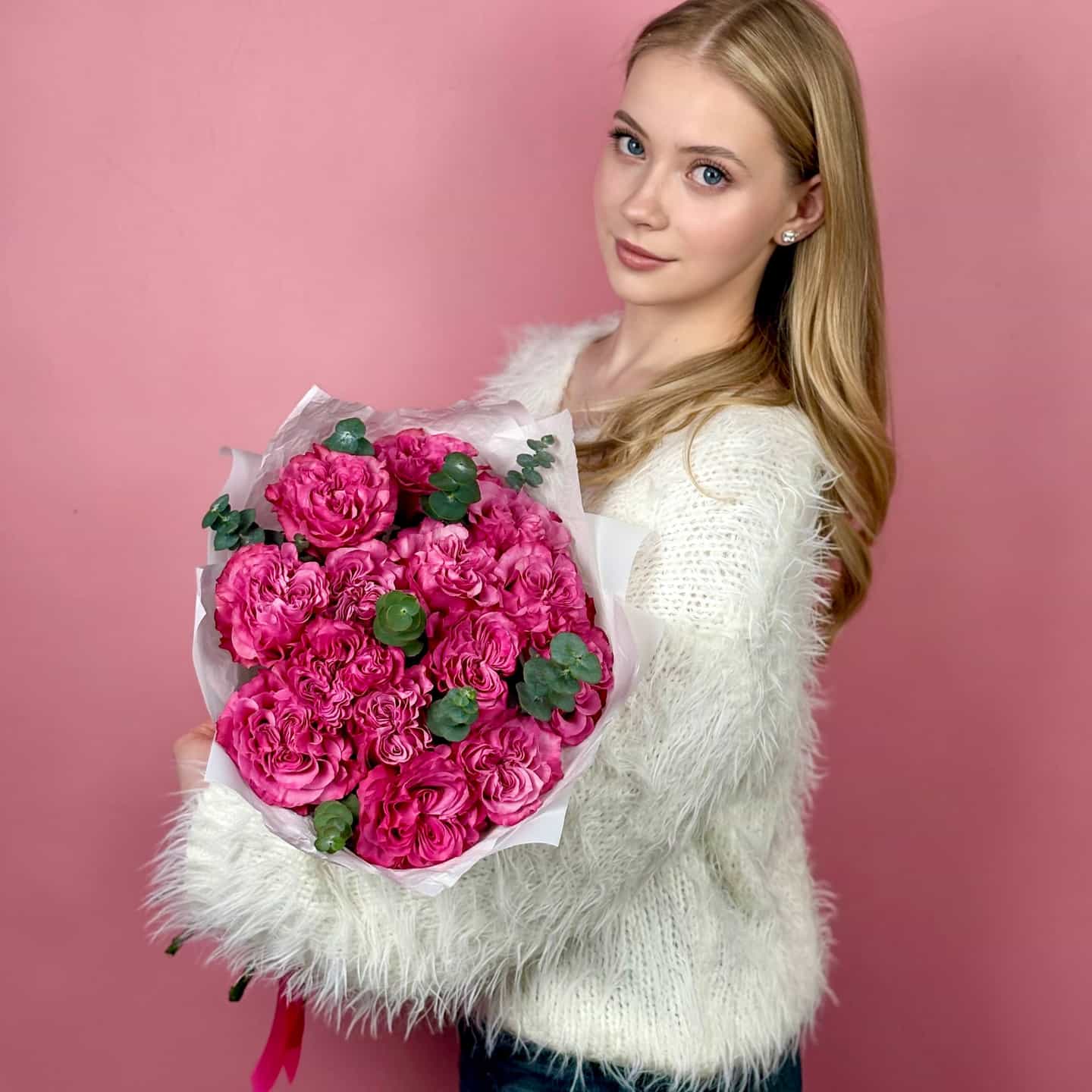 Пионовидные розы Кантри Блюз, 15 шт. в упаковке
