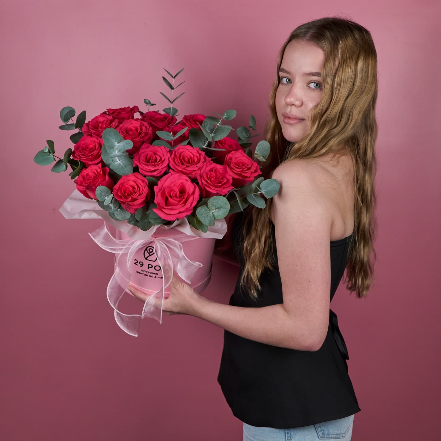 Композиция из роз в коробке, 15 шт. — миниатюра 1